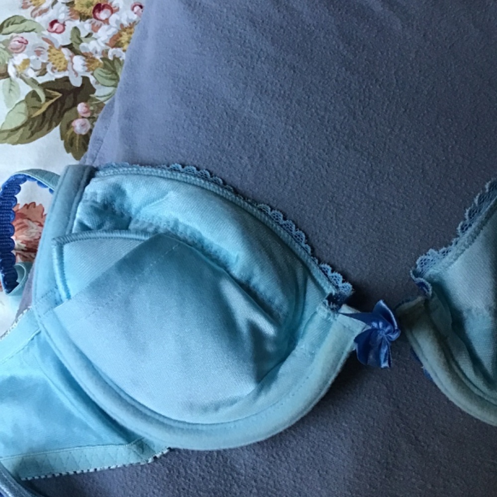 Victoria Secret Lingerie - Picture 5 of 7